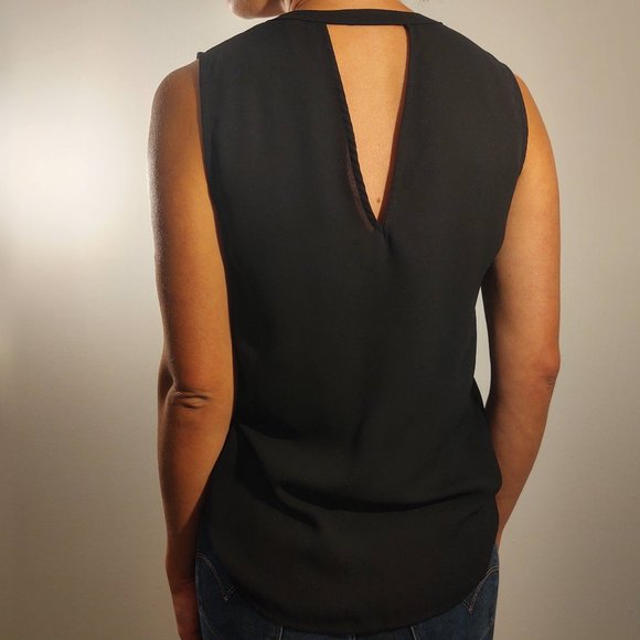 Ro & De Black V-Neck Sleeveless Top - Picture 2 of 7